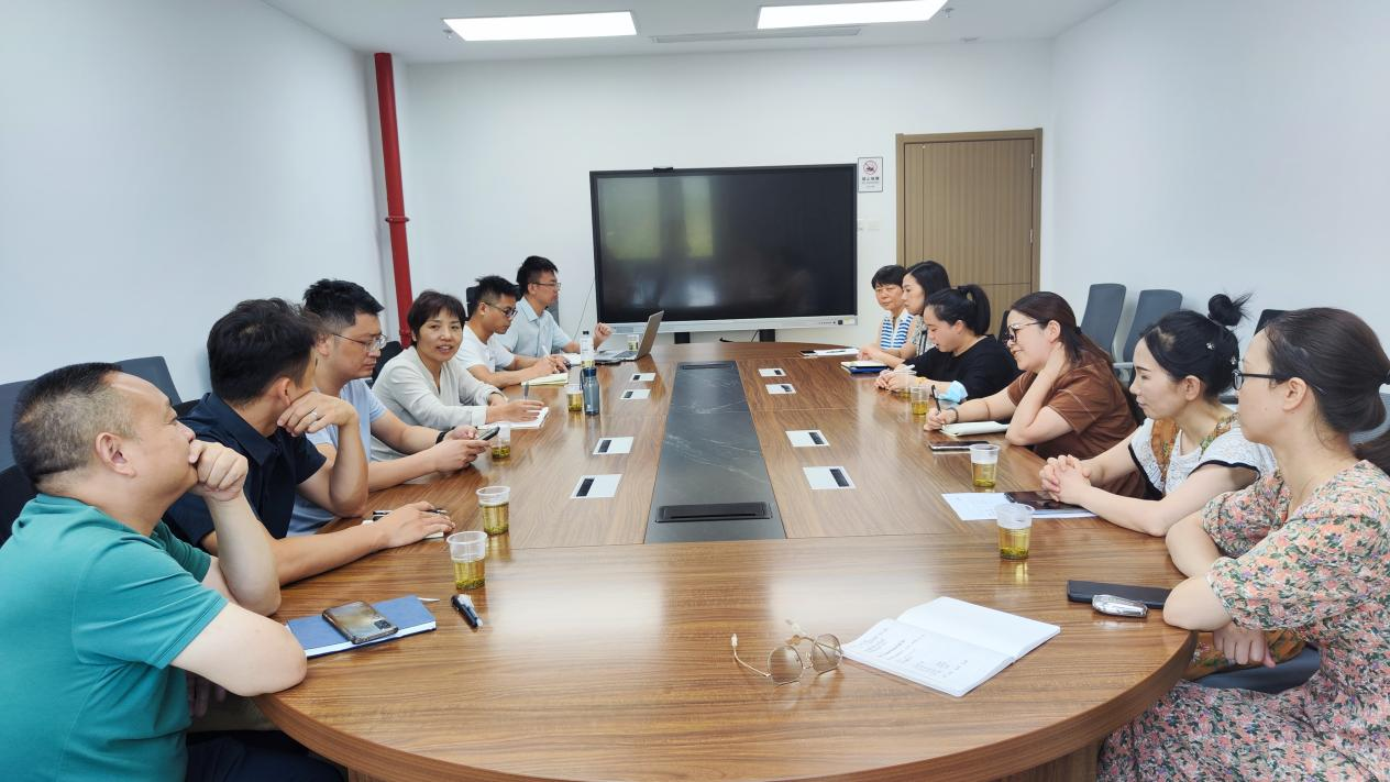 恩施市疾控中心座談會現(xiàn)場討論